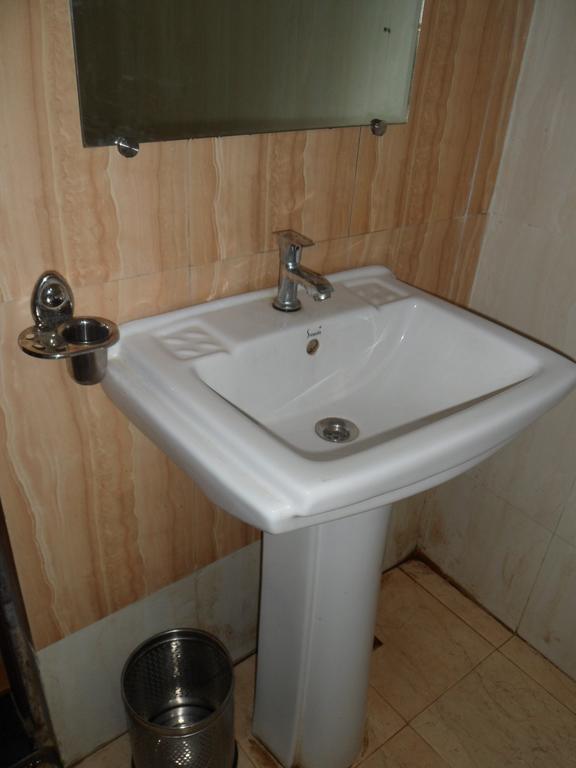 Hotel Avion Inn Ahmadabad Pokój zdjęcie