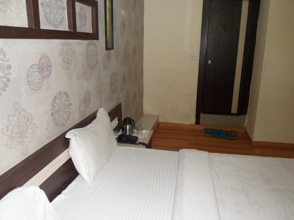 Hotel Avion Inn Ahmadabad Pokój zdjęcie