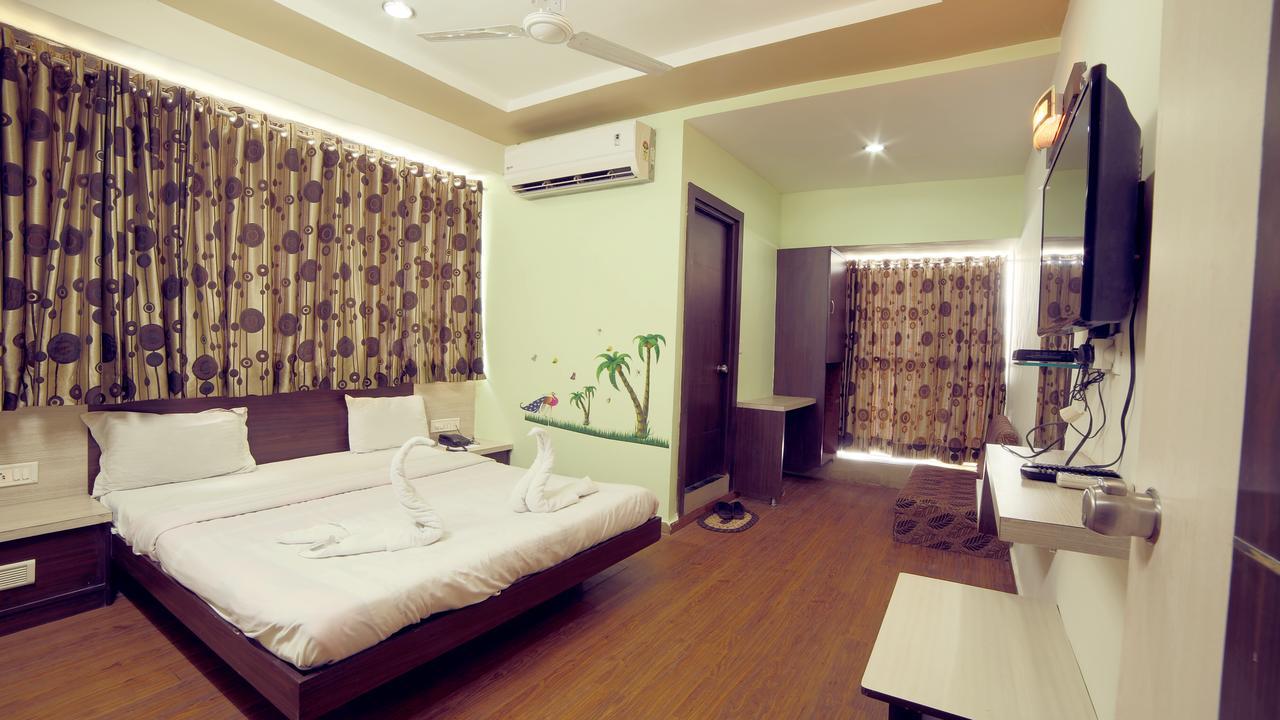 Hotel Avion Inn Ahmadabad Zewnętrze zdjęcie