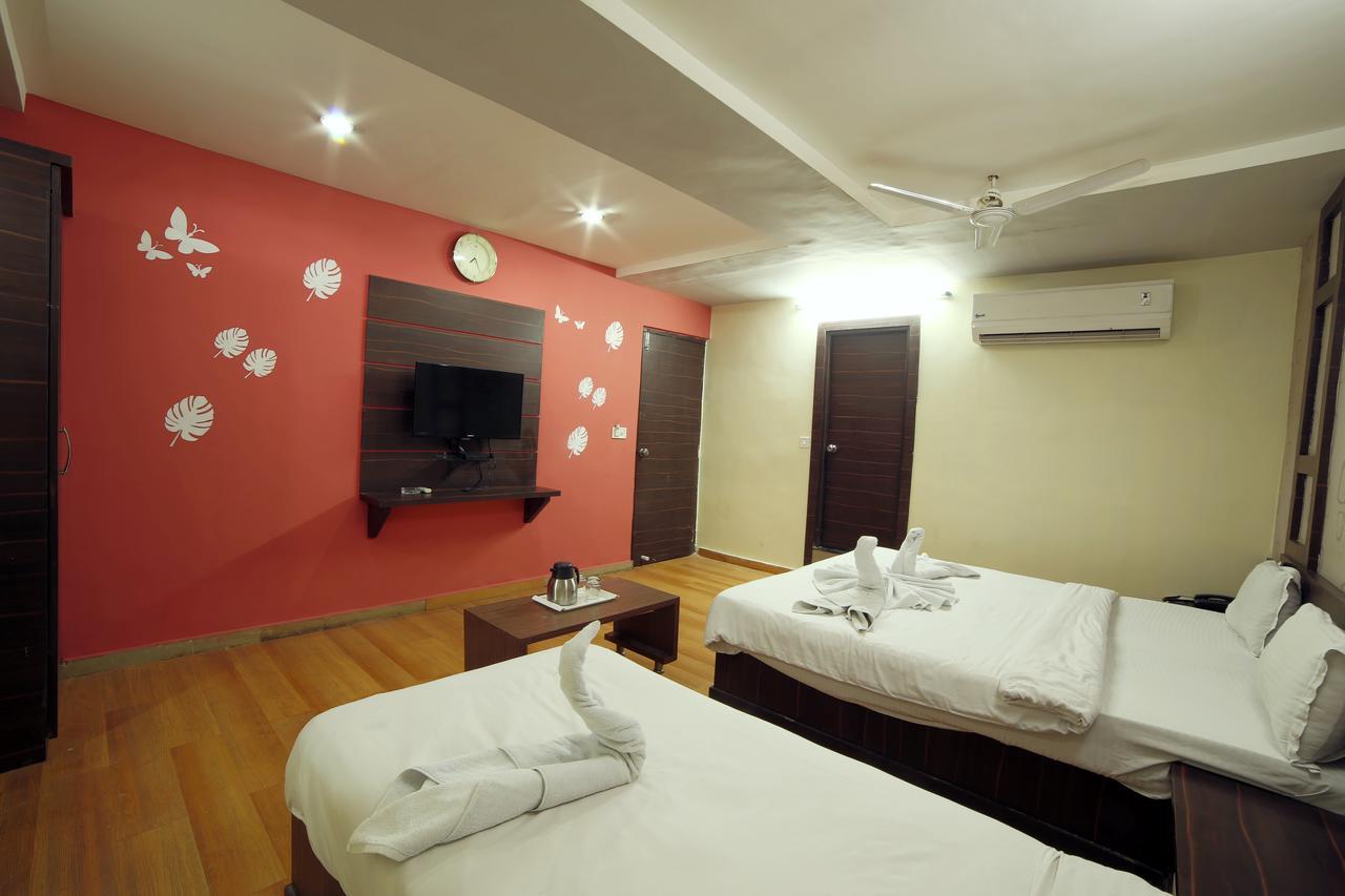 Hotel Avion Inn Ahmadabad Zewnętrze zdjęcie