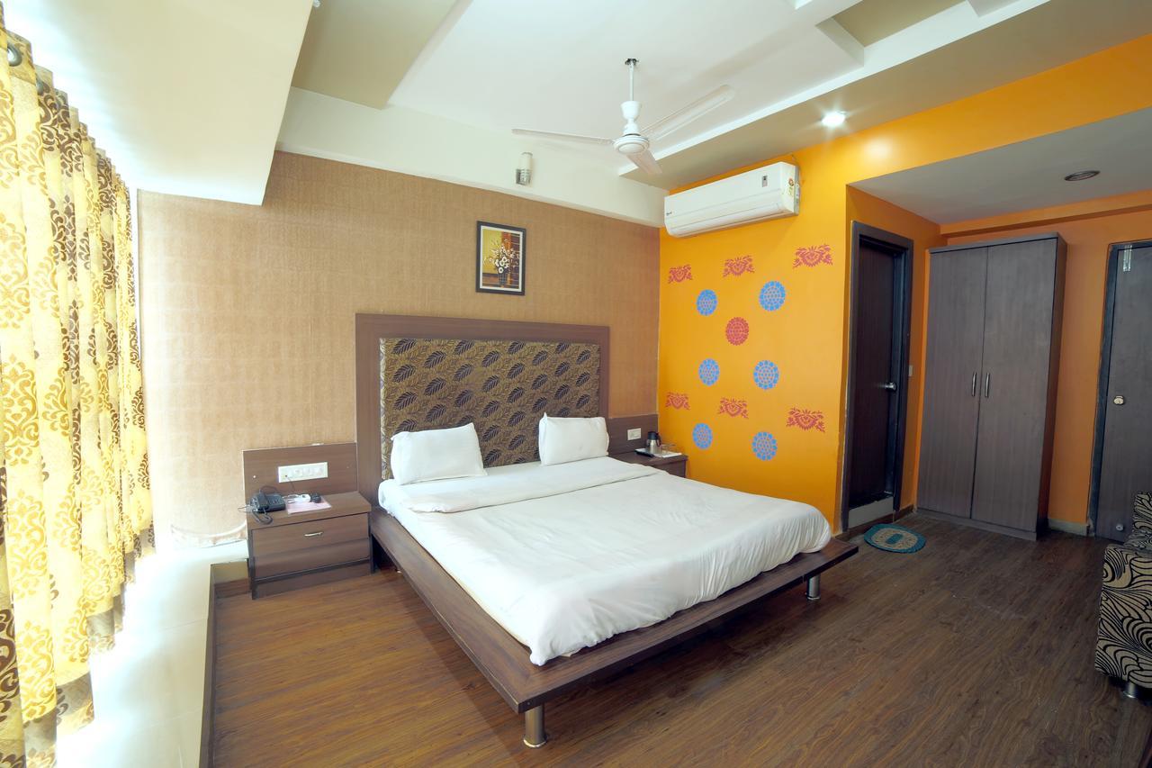 Hotel Avion Inn Ahmadabad Zewnętrze zdjęcie